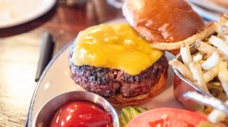 Ontario-based restaurant chain to shut down all locations by the end of this month