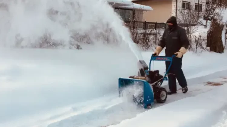 Snow waves heading into Alberta, bringing a gloomy forecast for the May long weekend
